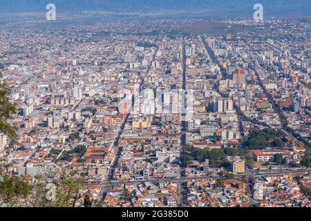 Blick vom Hügel Cerro San Bernardo, Teleferico San Bernado , Kolonialstadt Salta im Nordwesten Argentiniens, Lateinamerika Stockfoto