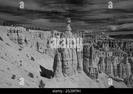 Thors Hammer vom Navaho Trail 2490 BW aus gesehen Stockfoto