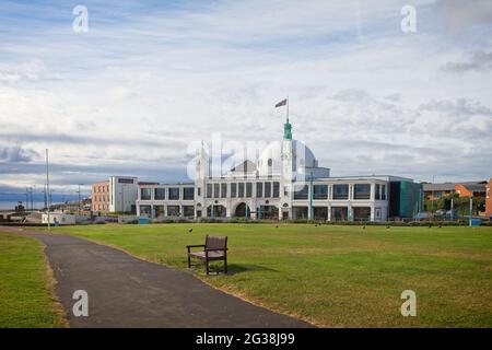 Das berühmte Renaissance-Gebäude mit einer Kuppel ist ein Restaurant- und Freizeitzentrum in Whitley Bay, North Tyneside. Stockfoto