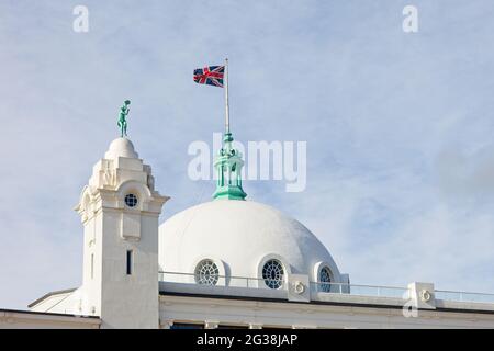 Das berühmte Renaissance-Gebäude mit einer Kuppel ist ein Restaurant- und Freizeitzentrum in Whitley Bay, North Tyneside. Stockfoto