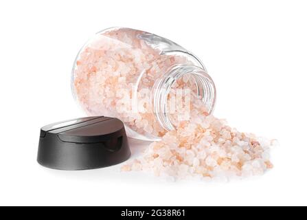 Glas mit Meersalz auf weißem Hintergrund Stockfoto