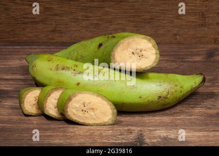 Musa paradisiaca - Grüne Banane EIN natürliches Superfood Stockfoto