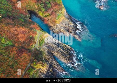 Falmouth, Küstenstadt in Cornwall, Großbritannien, Luftaufnahme von Küste und Strand Stockfoto