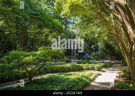 Swan House Garten auf dem Gelände des Atlanta History Center in Buckhead, Atlanta, Georgia. (USA) Stockfoto