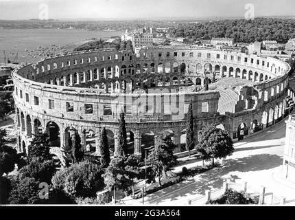 Geographie / Reisen historisch, Kroatien, Städte und Gemeinden, Pula, Gebäude, RÖMISCHES AMPHITHEATER, ZUSÄTZLICHE-RIGHTS-CLEARANCE-INFO-NOT-AVAILABLE Stockfoto