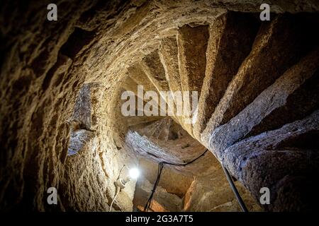 Granitstufen der Dartmoor Kirche, Tod, devon, Familie, Freunde, Grab, Friedhof, Liebe, vermisst, Moors, nikon, Grab, Grabstein, Stockfoto