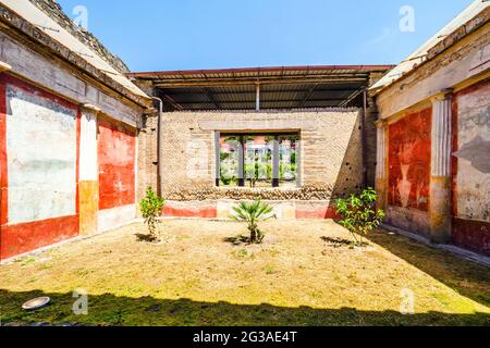 Viridarium (kleiner geschlossener Garten) - Oplontis bekannt als Villa Poppaea in Torre Annunziata - Neapel, Italien Stockfoto