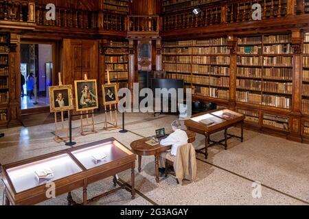 Mailand - Gelbe Zone Covid-19 - der Direktor des James Bradburne Museums spricht auf der Pressekonferenz zur Eröffnung der Ausstellung "Napol Stockfoto