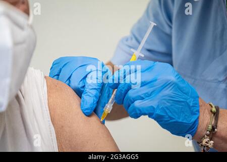 Mailand - Covid-19-Impfstoffe, Johnson & Johnson-Impfstoff zum ersten Mal im Krankenhaus Niguarda verabreicht. Einmal-Janssen-Impfstoff (Mailand Stockfoto