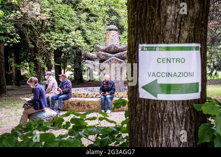 Mailand - Covid-19-Impfstoffe, Johnson & Johnson-Impfstoff zum ersten Mal im Krankenhaus Niguarda verabreicht. Einmal-Janssen-Impfstoff (Mailand Stockfoto