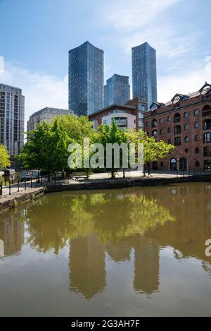 Castlefield Basin und Stadtpark im Zentrum von Manchester, England. Das Hotel liegt rund um die Bridgewater- und Rochdale-Kanäle. Stockfoto