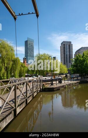 Castlefield Basin und Stadtpark im Zentrum von Manchester, England. Das Hotel liegt rund um die Bridgewater- und Rochdale-Kanäle. Stockfoto