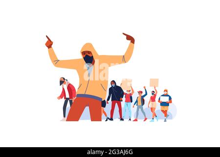 Afroamerikanischer junger Mann im Kapuzenpullover, der in Rauch vor Protest für Menschenrechte im Freien schreit. Eine Gruppe von Menschen protestiert auf der Straße. Schlag gegen Stock Vektor