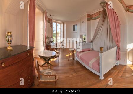 FRANKREICH - LOIRE-TAL - INDRE (36) - SCHLOSS VALENCAY : KAMMER DER MADAME DE STAEL: SEINEN NAMEN VERDANKT ES DEM EMPIRE-BETT, DAS ZU IHM GEHÖRTE. ABER DIE Stockfoto