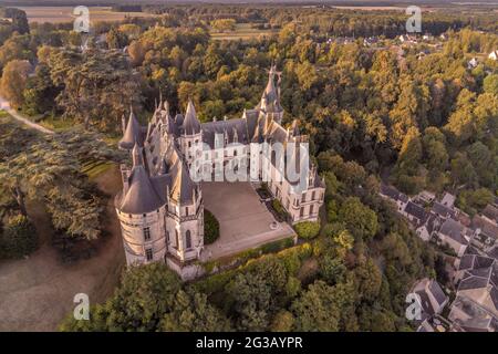 FRANKREICH - LOIRE-TAL - LOIR ET CHER (41) - SCHLOSS CHAUMONT SUR LOIRE : LUFTAUFNAHME AUS DEM NORDEN. 40 METER ÜBER DER LOIRE THRONT DIESES C Stockfoto