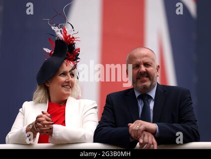 Rennfahrer während des Tages eines von Royal Ascot auf der Ascot Racecourse. Bilddatum: Dienstag, 15. Juni 2021. Stockfoto