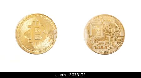 Golden Bitcoin isoliert auf weißem Hintergrund, beliebte Kryptowährung Bitcoin Münze, beide Seiten. Stockfoto