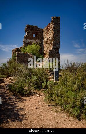 Burgruinen von Castellferran, in der Nähe des Berges Montserrat (Barcelona, Katalonien, Spanien) ESP: Ruinas del castillo de Castellferran, cerca de Montserrat Stockfoto