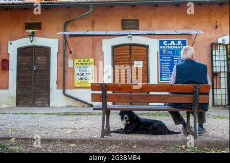 Rom, Italien 28/05/2021: Das Casale La Cacciarella wurde Ende 1800 im Besitz der Prinzessin Torlonia erbaut. Heute ist ein Ort der Unterhaltung, Unterhaltung und Kultur. © Andrea Sabbadini Stockfoto