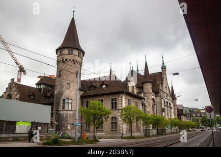 ZÜRICH - 26. APRIL: Schweizerisches Landesmuseum am 26. April 2014 in Zürich, Schweiz. Zürich ist die größte Stadt in der Schweiz Stockfoto