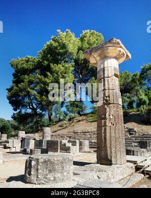 Säule des Tempels von Hera im antiken Olympia auf dem Peloponnes von Griechenland Stockfoto