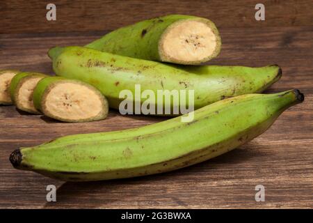 Musa paradisiaca - Grüne Banane EIN natürliches Superfood Stockfoto