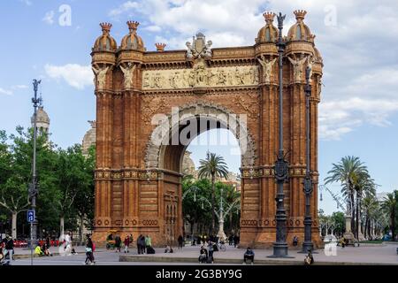 Barcelona, Spanien - 11. Mai 2021. Arc de Triomphe ist ein Denkmal in Barcelona, Spanien. Es wurde von dem Architekten José Vilaseca als Hauptgestalt entworfen Stockfoto