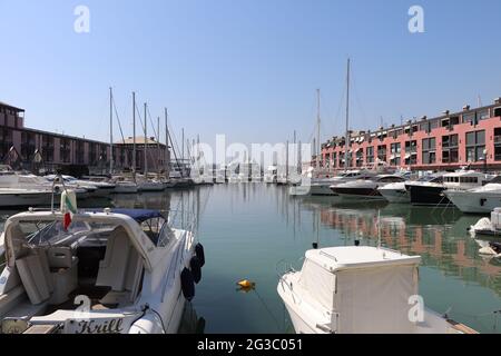 Hafenszene in Genua Italien Stockfoto