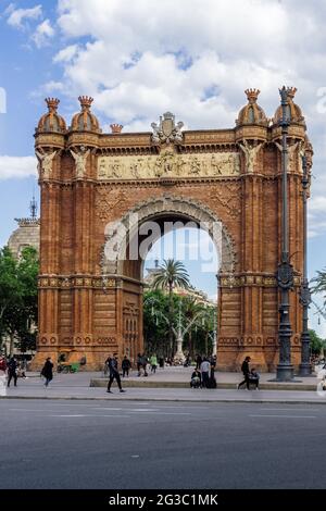 Barcelona, Spanien - 11. Mai 2021. Arc de Triomphe ist ein Denkmal in Barcelona, Spanien. Es wurde von dem Architekten José Vilaseca als Hauptgestalt entworfen Stockfoto