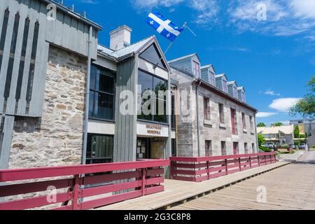 Terrebonne, Quebec, Kanada - 11. Juni 2021: Terrebonne Library on Île-des-moulins Stockfoto