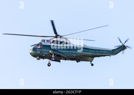 Sikorsky VH-3D Sea King Hubschrauber von Marine Helicopter Squadron One (HMX-1) "Nighthawks" Transport für den Besuch von US-Präsident Joe Biden in London Stockfoto