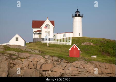 Abend im Nubble Light in Cape Neddick (York), Maine, USA Stockfoto