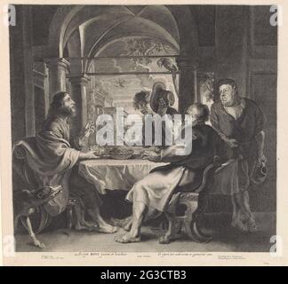 Essen in Emmaüs. Christus und zwei Apostel sitzen um einen Tisch in einer Herberge. Christus bricht das Brot und verkündet so seine Identität. Die Apostel reagieren schockiert. Ein Papagei über dem Tisch. Im Hintergrund eine Landschaft und eine Fledermaus, die durch die Luft fliegt. Ein Bibelzitat von Luc am Rande. 24 in Latein. Stockfoto