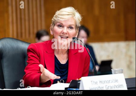 Washington, Usa. Juni 2021. Die US-Energieministerin Jennifer Granholm spricht bei einer Anhörung des Energie- und Rohstoffausschusses des Senats. Kredit: SOPA Images Limited/Alamy Live Nachrichten Stockfoto