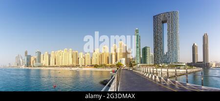 Dubai Jumeirah Beach JBR Marina Skyline Architektur Gebäude Reise Urlaub Panorama in Vereinigte Arabische Emirate Stadt Stockfoto