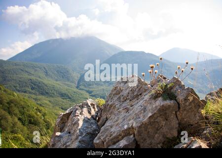 In San Severino Lucano - Italien - am 2020. august - Landschaft von Pollino Nationalpark, ein weites Naturschutzgebiet in Basilicata und Kalabrien, italienische Re Stockfoto