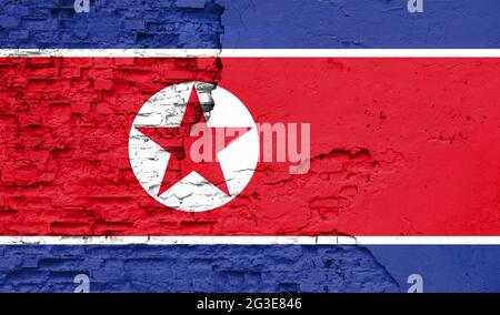 Nordkorea Fahne ist auf einer alten Mauer gemalt Stockfoto