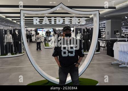 las vegas raider store