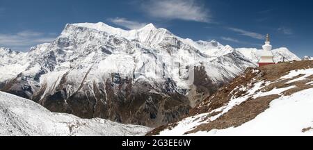 Panoramablick auf Annapurna 2 II, Annapurna 3 III, Ganggapurna, Khangsar Kang und den Tilicho-Gipfel, Annapurna reichen von Ice Lake, Weg zu Thorung La Pass Stockfoto