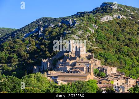 FRANKREICH. ARDECHE (07) SAINT MONTAN DIE MITTELALTERLICHE BURG UND DAS DORF Stockfoto