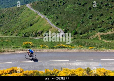 FRANKREICH. ARDECHE (07) BORNE FAHRRAD-TOURING-KRAGEN DES KREUZES VON BAUZON Stockfoto