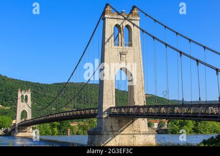 FRANKREICH. ARDECHE (07) LA VOULTE PONT AN DER RHONE AUFGEHÄNGT Stockfoto