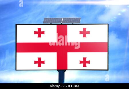 Plakatwand mit Georgia Flagge und Solarbatterie auf blauem Himmel Hintergrund Stockfoto