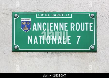 Schild mit der alten Route nationale 7 in Frankreich Stockfoto