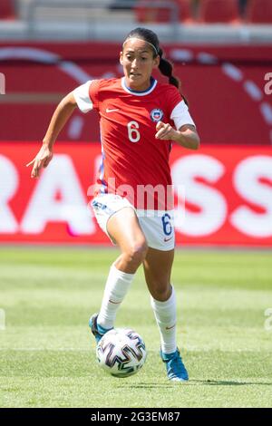 Offenbach Am Main, Deutschland. Juni 2021. Fußball, Frauen: Internationale, Deutschland - Chile im Stadion am Bieberer Berg. Chiles Karen Araya. Quelle: Sebastian Gollnow/dpa/Alamy Live News Stockfoto