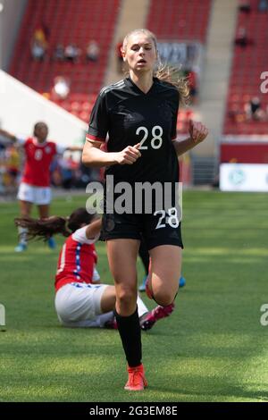 Offenbach Am Main, Deutschland. Juni 2021. Fußball, Frauen: Internationale, Deutschland - Chile im Stadion am Bieberer Berg. Die deutsche Marke Jule. Quelle: Sebastian Gollnow/dpa/Alamy Live News Stockfoto