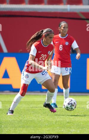 Offenbach Am Main, Deutschland. Juni 2021. Fußball, Frauen: Internationale, Deutschland - Chile im Stadion am Bieberer Berg. Chiles Daniela Zamora. Quelle: Sebastian Gollnow/dpa/Alamy Live News Stockfoto