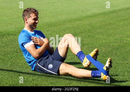 Die Spieler von Gent, die während des ersten Trainings der Saison 2021-2022 vom belgischen Fußballteam der ersten Liga KAA Gent in Aktion gezeigt wurden, am Mittwoch Stockfoto