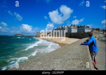 FRANKREICH. ILE ET VILAINE (35) SAINT-MALO COTE D'EMERAUDE  MOLE DES NOIRES MOLE BEACH Stockfoto