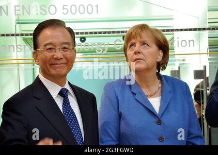 Kanzlerin Merkel und Chinas Premierministerin Wen Jiabao auf der Hannover Messe 2012 Stockfoto